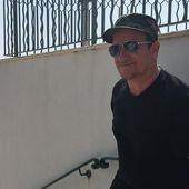 Bono prend le soleil à Saint-Tropez 06/07/2016 - U2 BLOG