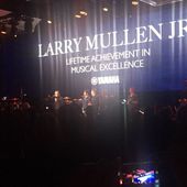 Larry Mullen Jr. est honoré par Yamaha le 20/01/2017 - U2 BLOG