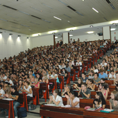 Universités : 87 000 bacheliers en attente d’affectation, 310 000 étrangers inscrits en 2015-2016