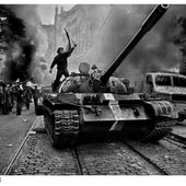 Prague 1968 - Koudelka - LANKAART