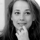 2002/12 - Propos et confidences de Karine Vanasse - ROY DUPUIS EUROPE