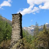 Balade en famille à Molines: les ruines du hameau du Roy - Hélène SF