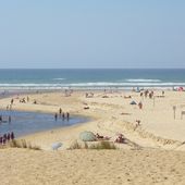 L'embouchure du courant de Huchet, dune, sable, bois et rochers - Hélène SF