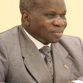 Pour répondre aux nombreuses questions sur les réalisations antérieures des différents candidats aux élections présidentielles, Monsieur Jean Willybiro Sako, Candidat N°19 vous propose pour mieux le connaitre à prendre connaissance des actions menées au cours des différents fonctions qu’il a occupé :