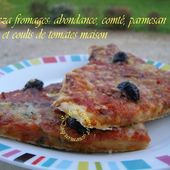 Pizza aux fromages: Abondance, comté, parmesan Pâte et coulis de tomates maison