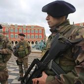 3 MILITAIRES AGRESSES AU COUTEAU HIER EN PLEIN CENTRE DE NICE. L'AGRESSEUR IMMEDIATEMENT INTERPELLE