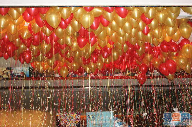 Decorer Votre Salle De Reception Avec Des Ballons Vetements De Mariage Pas Cher