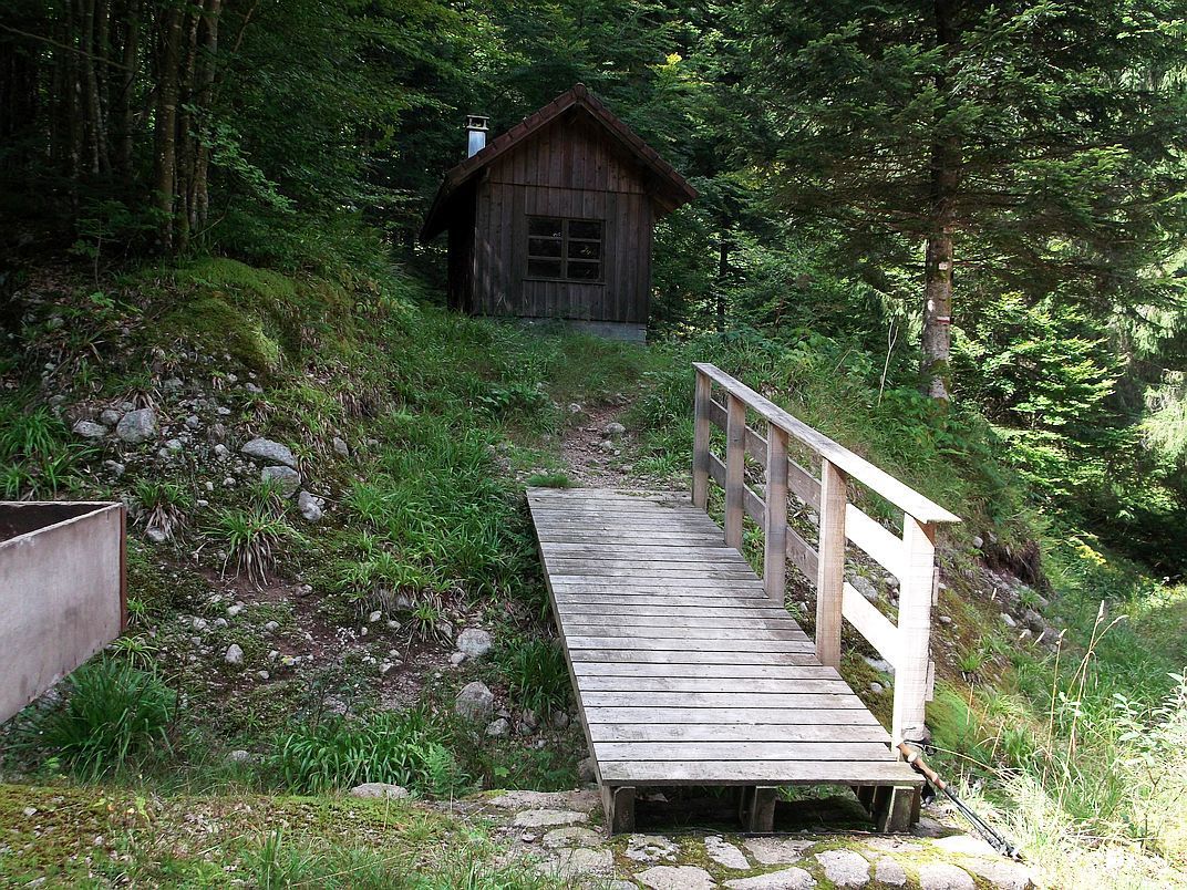 Abri des Gouttes du Ballon 859 m (cabane non gard\u00e9e)