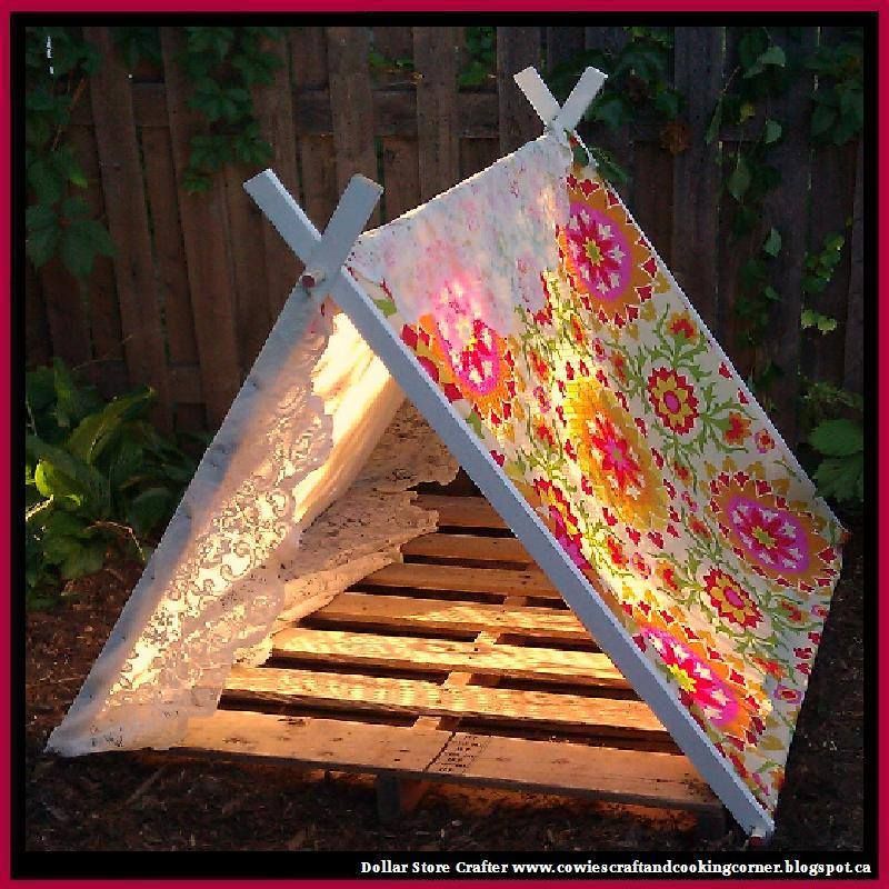 Use A Pallet And Some Weatherproof Fabric To Make This Cute Backyard Tent