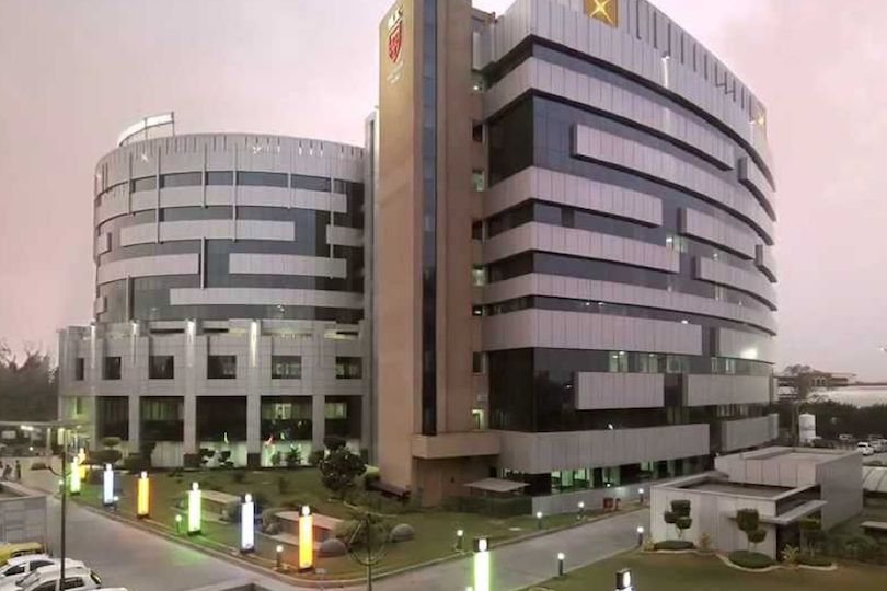 أفضل مستشفيات العظام في الهند 00918802046901 مترجم عربي و منسق طبي في مستشفيات الهند