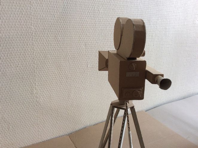 Camera réaliser en carton - maquettes en carton