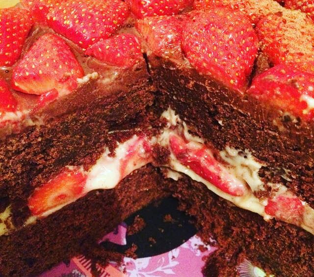 Gateau Choco Fraises Creme Patissiere La Cuisine De Mandy