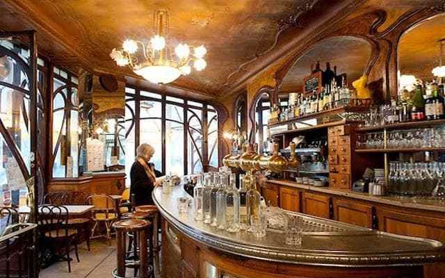 This listed, art nouveau café-bistro has gorgeous 1902 décor