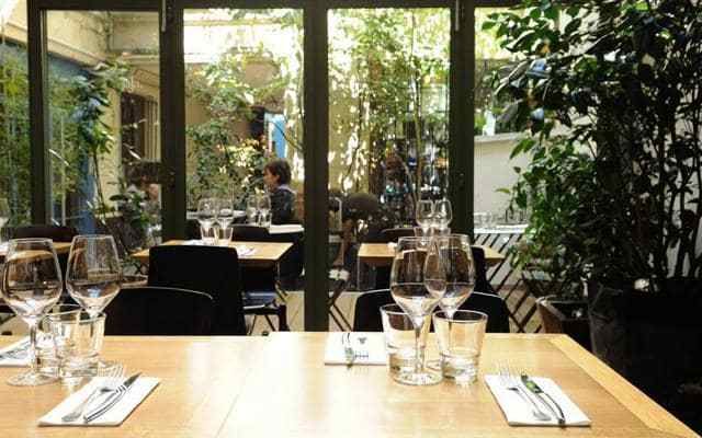 Jaja has an agreable setting in a small Marais mansion, with vintage-tinged interior and small, sheltered terrace