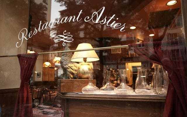 The mood leisurely and welcoming for a clientele that ranges from young arty types to multi-generational families and elderly couples