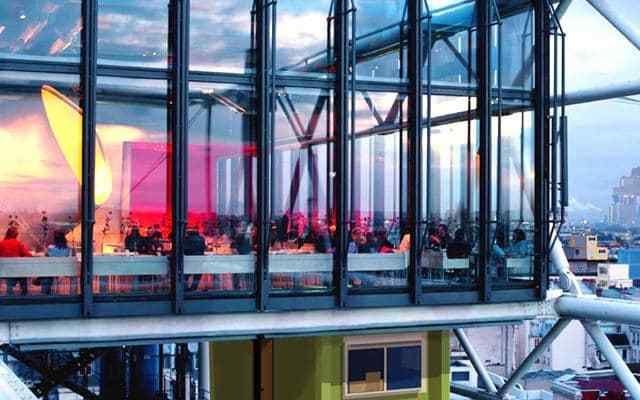 You come to Georges for the fashionable crowd and fabulous panoramic view