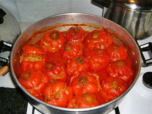 Poivrons farcis en sauce tomate - ma cuisine maligne