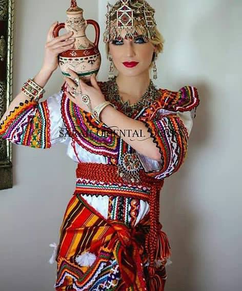 اللباس التقليدي الجزائري الامازيغي بما يسمي الجبة القبائلية - التقاليد  الجزائرية