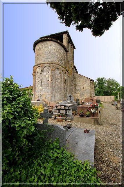 Diaporama église fortifiée de SAINT HILAIRE de LUSIGNAN Château