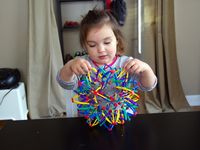 Karla mit ihrem Geschenk von Barry, das nach unserer Rückkehr am Montag vor der Tür lag :-)