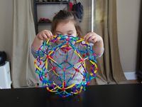 Karla mit ihrem Geschenk von Barry, das nach unserer Rückkehr am Montag vor der Tür lag :-)