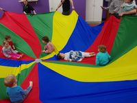 Little Gym: Das Kleid haben wir dann ausgezogen - störte beim Klettern
