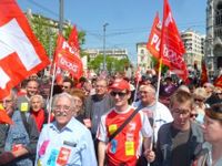 100 000 à Paris 10 000 à Marseille