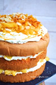 Layer cake aux pommes et au caramel