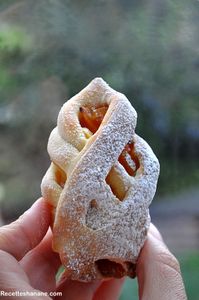 Chaussons aux pommes briochés (façonnage "quadrillage" en vidéo)