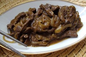 Bœuf aux oignons