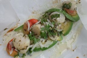 Papillote de Saint-jacques et Avocat