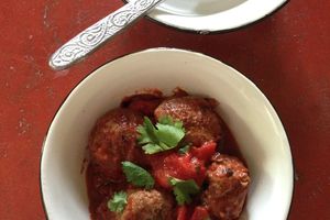 ▲ Boulettes de boeuf à la coriandre et menthe fraiche, mijotées dans une sauce tomate ▲