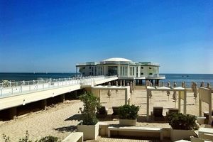 Senigallia, mare blu e spiaggia di velluto