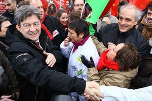 Mélenchon au Sanofi : « Si vous ne faites rien, vous allez être tondus comme des moutons »