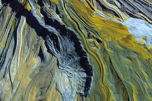Niger : pourquoi l'uranium n'est pas acheté à son juste prix...