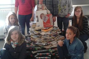 Meilleurs voeux - Illustrations: le sapin créé par les élèves!