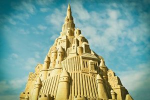 Montée inexorable du niveau des océans, pénurie de plages et inégalitaire fin des châteaux de sable?