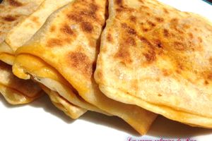 Mahdjouba ou mhadjab (Crêpes algérienne farci aux oignons et tomates)
