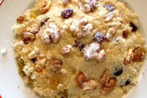 Mesfouf aux deux raisins, cranberries et noix (seffa) ou couscous sucré