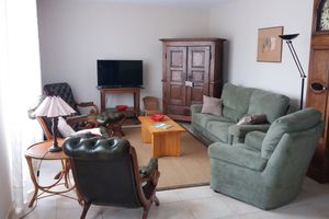Espace à vivre : cuisine, salle à manger, salon