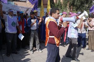 صور الوقفة الاحتجاجية التي نظمتها النقابات التعليمية الخمس بمراكش