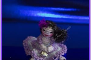 Catalina, petite poupée miniature