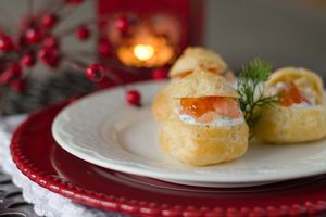 Gougères au saumon & chantilly à l'aneth