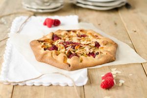 Tarte rustique rhubarbe & framboises
