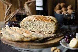Pain cocotte à la farine d'épeautre et aux graines