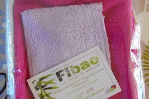 Gant démaquillant, nettoyant bamboo microfibre et tout bamboo Fibao