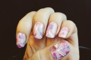 Unicorn nail art aquarelle, un nail art pour vos festivals cet été