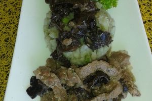 Émincé de Bœuf aux Champignons Noirs et Lait de Coco