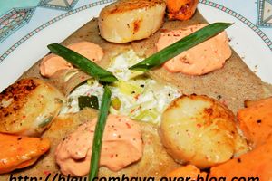 Galettes Bretonnes à la Fondue de Poireaux Crémeuse, Saint Jacques et Sauce Corail