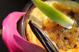 Gratin fondant à la Vanille Bleue et Coco, Confit d'Ananas-Passion